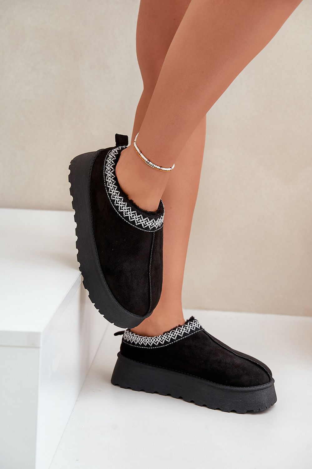 Slippers model 217489 Step in style